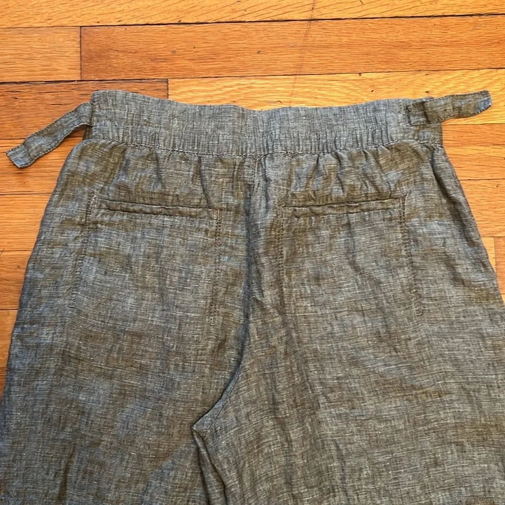 Athleta Voyager Linen Shorts in Green, size 4